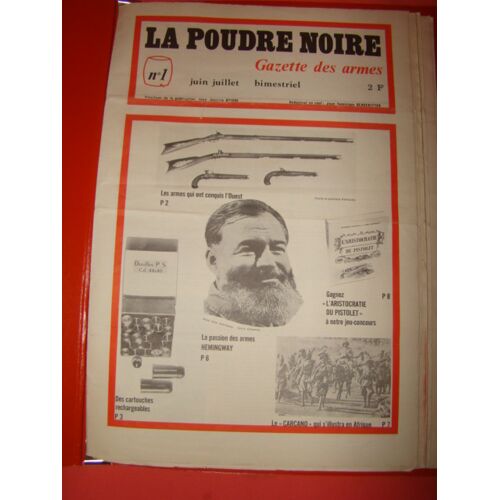 Reliure Cartonnée Rouge Regroupant Les 5 Premiers Numéros De La Revue " La Poudre Noire - Gazette Des Armes "