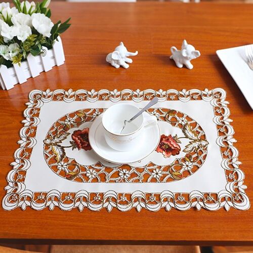Ensemble De 4 Sets De Table Brodés De Fleurs, Sets De Table Rectangulaires Beiges À Roses, Pour La Maison, La Cuisine, Les Repas, Les Restaurants Et Les Fêtes En Intérieur, 45,7 Cm X 30,5 Cm.