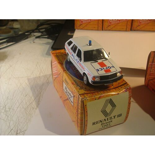 1/43 Renault 18 Break 1981 Police - Ref Bt 9
