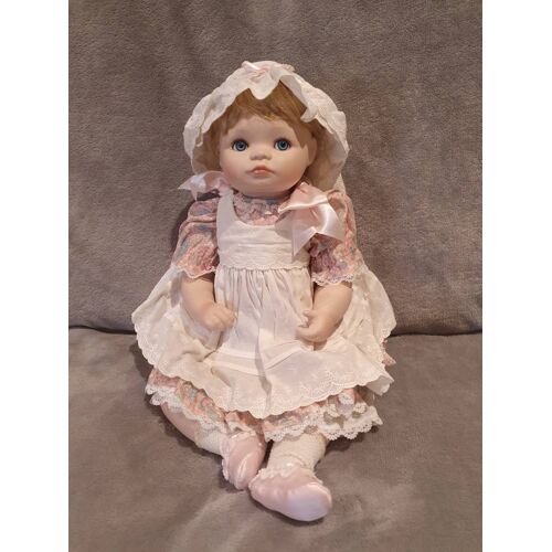 Poupée porcelaine Jessica