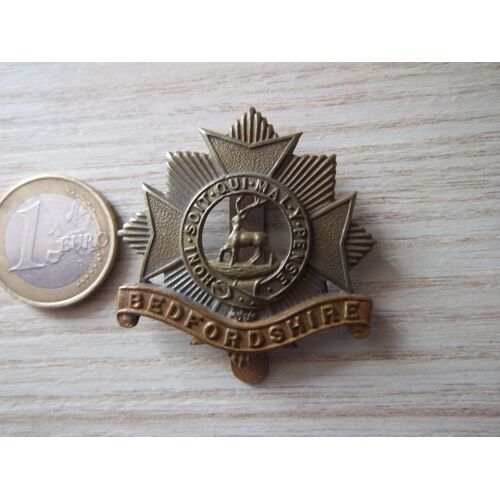 Insigne Militaire Anglais Cap Badge- Bedfordshire Rgt