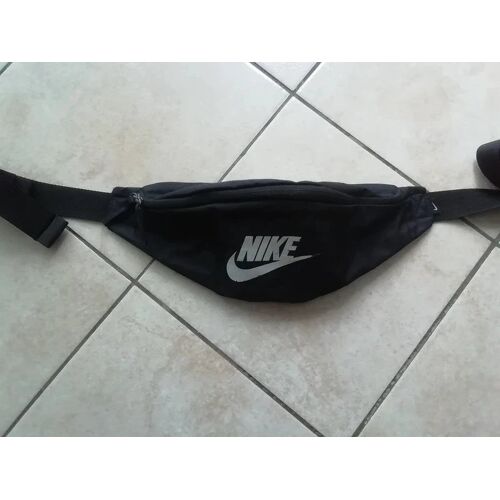 Sac banane Nike.
