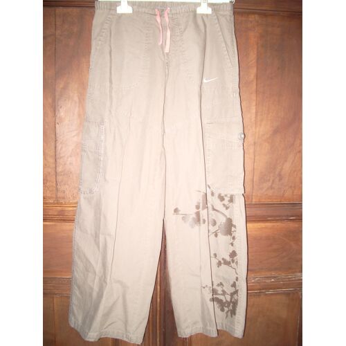 Pantalon Marque Nike Kaki Taille 12ans