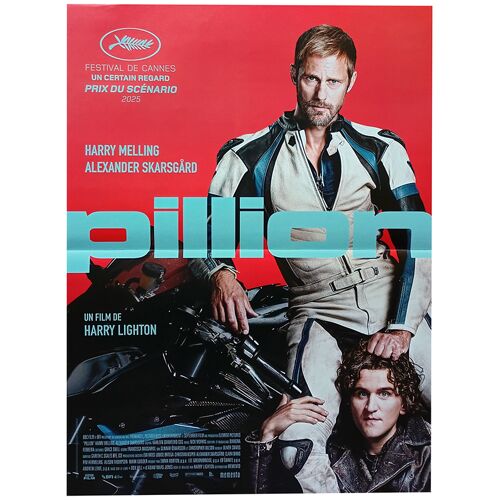 Pillion - Véritable Affiche De Cinéma Pliée - Format 40x60 Cm - De Harry Lighton Avec Harry Melling, Alexander Skarsgard - 2025