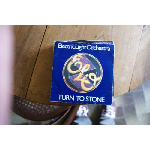 Electric Light Orchestra Turn To Stone / Mister Kingdom 45t Jet Records Up 36313 1974 England