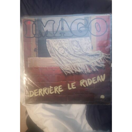 Imago Derrière Le Rideau