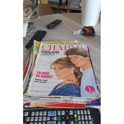 Charme Color En Robe De Mariee Trace D Ecriture Annees 1985