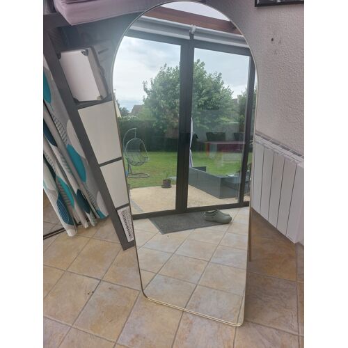 Grand miroir arche sur pied en acier doré, 60x150 cm