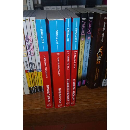 Le Livre De Poche Jeunesse Fictions Lot De 4 Livres