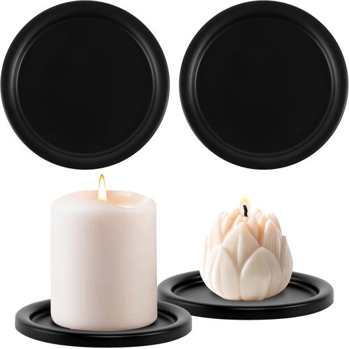 KALANKA-4 Pièces Porte Bougie Métal Noir Support Bougie Chandelier Bougeoir Noir Plateau Bougie Ronde Porte Bougie Pilier 10 CM pour Bougie Pilier Baptême Décoration Mariage Able de Noël Maison Table