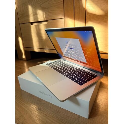 MacBook Pro 2017 / Intel core i5 / 8 Go ram / chargeur rapide