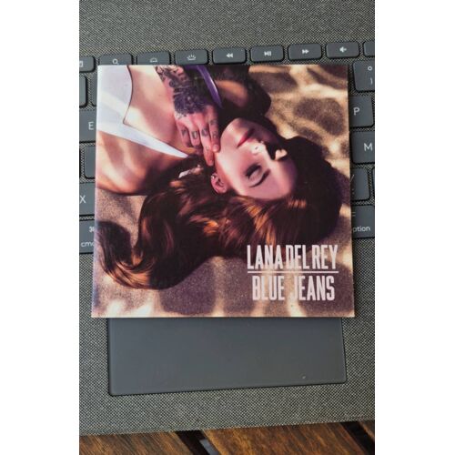 Lana Del Rey Blue Jeans
