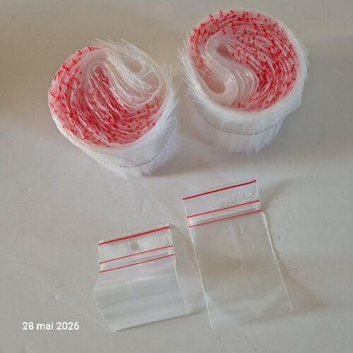 Sachet polyéthylène à fermeture zippée , 70 x 43 mm