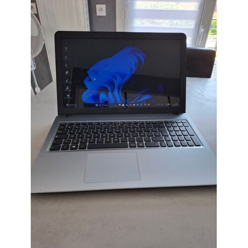 ordinateur ASUS R540L