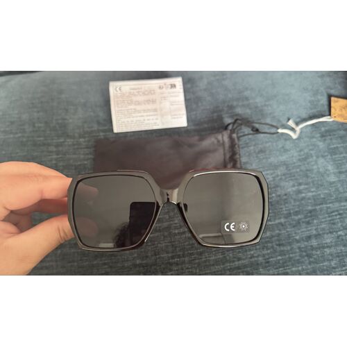 Lunette De Soleil Noire Neuve Avec Étiquette 