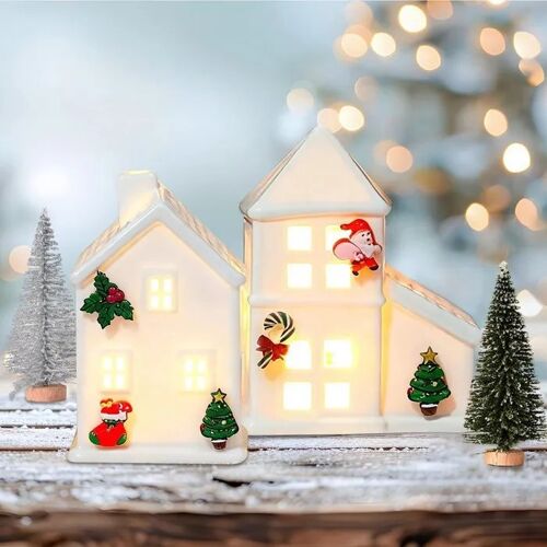 Maison de Noël en céramique LED 12x10x7,5 cm déco hivernale blanche ajourée pour intérieur, cheminée, rebord de fenêtre, table