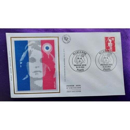 Enveloppe Premier Jour Marianne Paris 31 12 1989 Timbre Rouge 2.30 Francs Illustration Soie 9.3 X 16 Cm