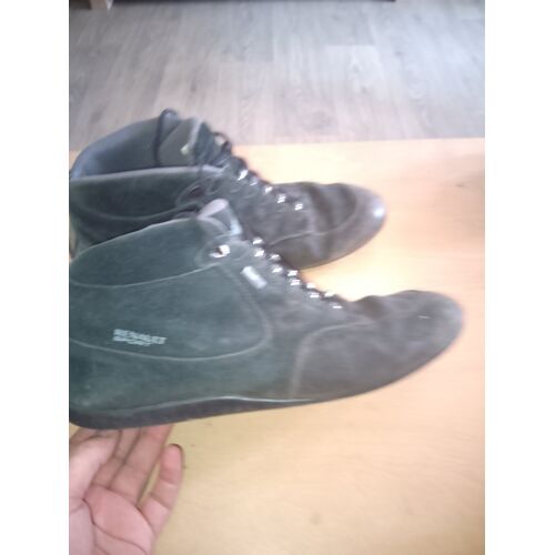 Vend Chaussures Renault En Bon État De Couleur Noire - 43