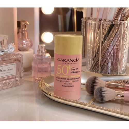 Stick Solaire Invisible Spf50+ - Anti-Âge & Anti-Taches 
