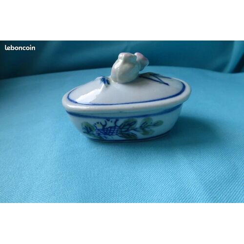 Ancienne Petite Boite En Porcelaine Ovale 1/6