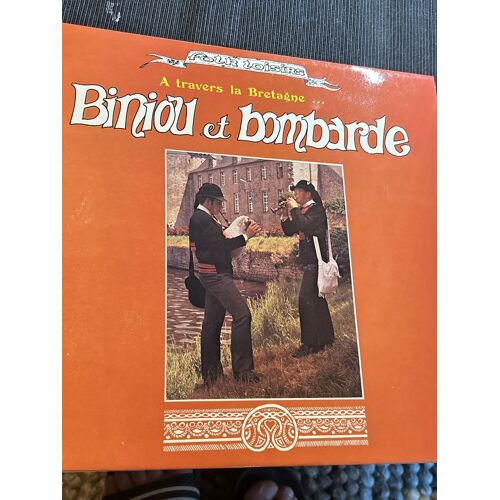 Vinyl : « A Travers La Bretagne… Biniou Et Bombarde » Par Les Frères Pennec