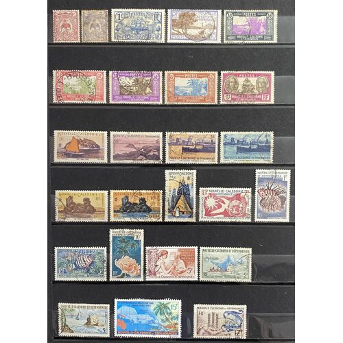 Lot De 25 Timbres Oblitérés Nouvelle Calédonie 1905 À 1963
