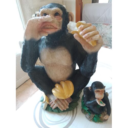 Singe 35 cm et singe 15 cm