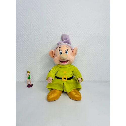 Peluche Simplet Dopey Disneyland Paris 24 cm officielle Blanche-Neige