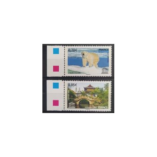 Unesco ; Patrimoine Universel : Sites Classés À Protéger : Pôle Nord Et Chine La Paire Année 2009 Timbres De Service N° 144 145 Yvert Et Tellier Luxe
