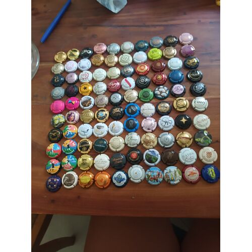 Lot De Capsules De Champagne