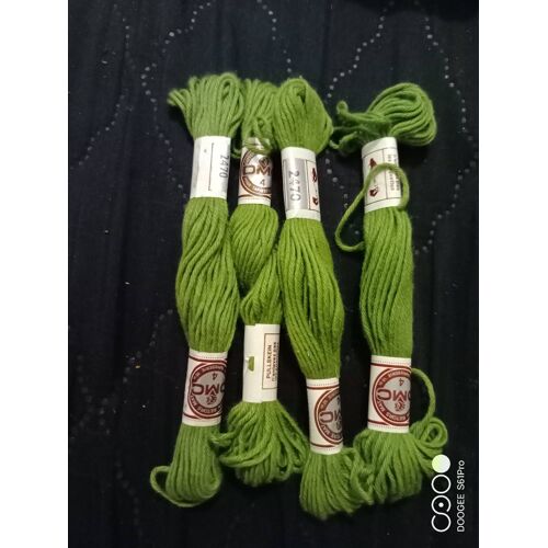 Lot De 4 Fils À Tapisserie Vert Dmc Vintage Années 80 N 2470.
