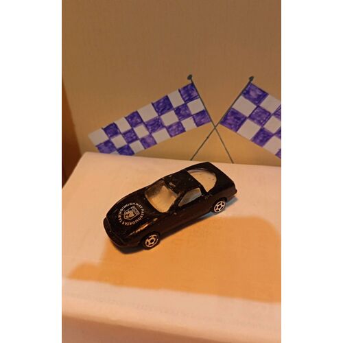 Voiture miniature coupe 1/60