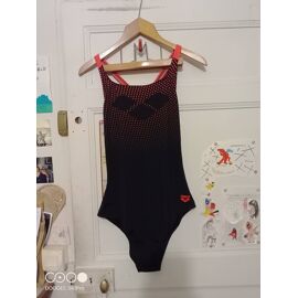 Maillot Une Pièce Noir Motif Rose 40 L Arena.