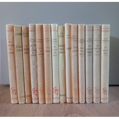 Lot : 14 Livres Rouge Et Or