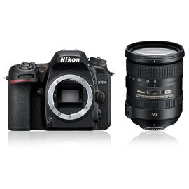 Nikon D7500 + AF-S DX 18-200 VRII Kit d'appareil-photo SLR 20,9 MP CMOS 5568 x 3712 Noir