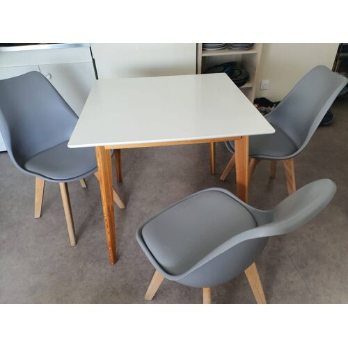 Ensemble Table de cuisine + 3 chaises