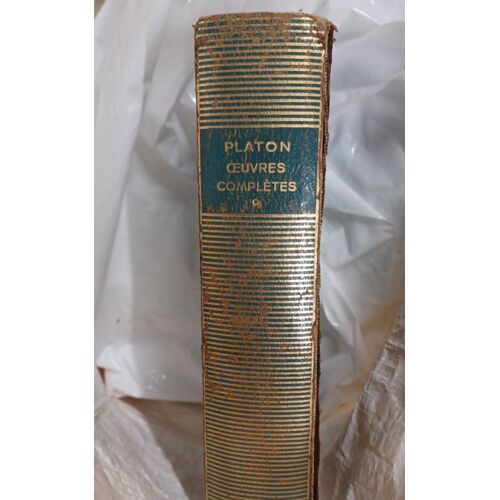 Oeuvres De Platon, Tome 1, Pleiade, Imprimé Le 24 Avril 1940. La Tranche A Malheureusement Souffert.