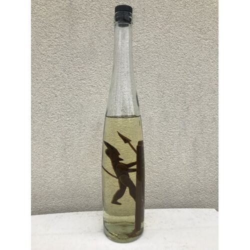 Bouteille D'eau De Vie Avec Diable En Bois À L'intérieur
