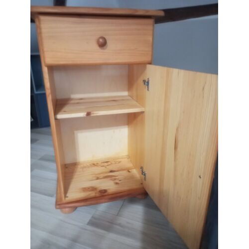 Petit meuble en bois