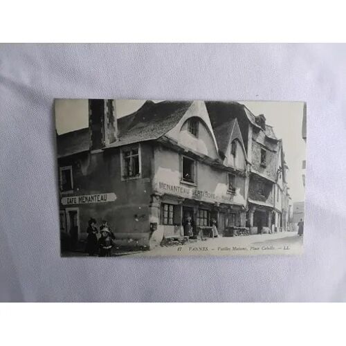 Cpa N° 47 Vannes (Départ 56) : Vieilles Maisons Place Cabello