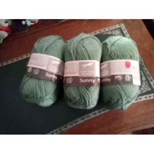 3 Pelotes Coton Suny Vert Mercerisé ,125m, Aig 3-3 1/2. Neuves