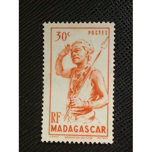 Timbre Madagascar Y T 301 Danseur Du Sud / Autochtone À La Lance (090610 )