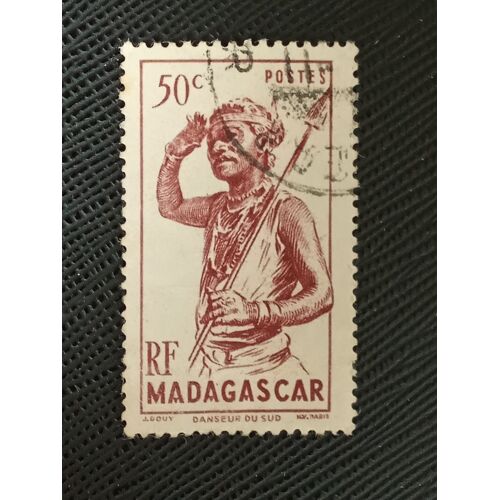 Timbre Madagascar Y T 303 Danseur Du Sud / Autochtone À La Lance 1946 (090610 )