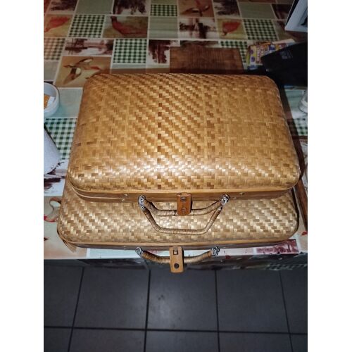 Lot De Valisettes En Osier Rare