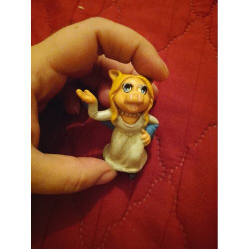 Figurine Colorée De Peggy La Cochonne Vintage Années 70.