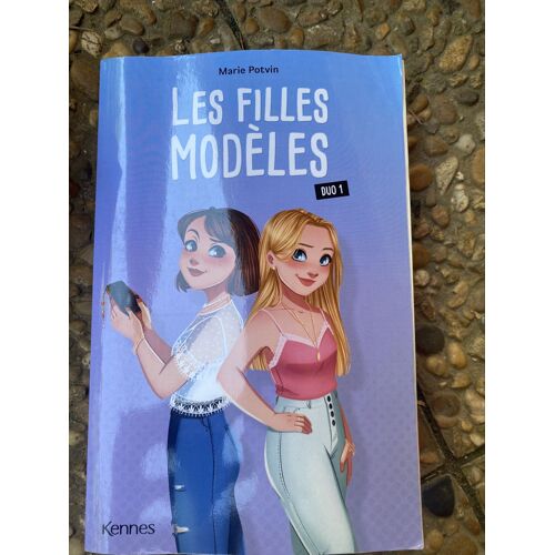 Les Filles Modèle Livre 