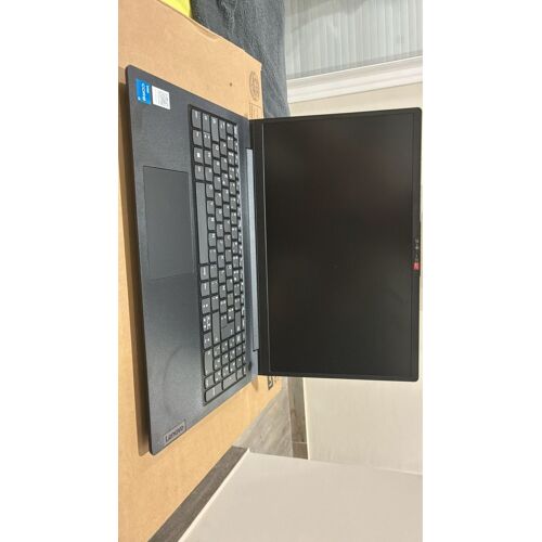 PC portable Lenovo V15 NEUF jamais servi - i3/8Go/256Go SSD. Prix négociable