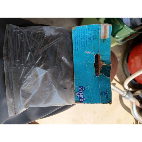Lot de pointes 2x40mm neuve