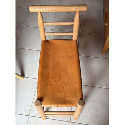 Petite chaise artisanale
