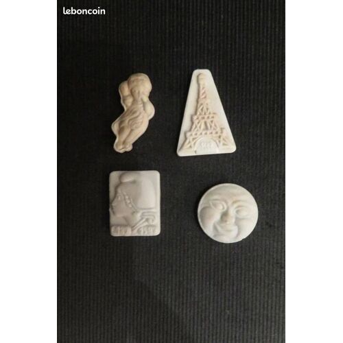 Lot De 4 Fèves Anciennes En Porcelaine